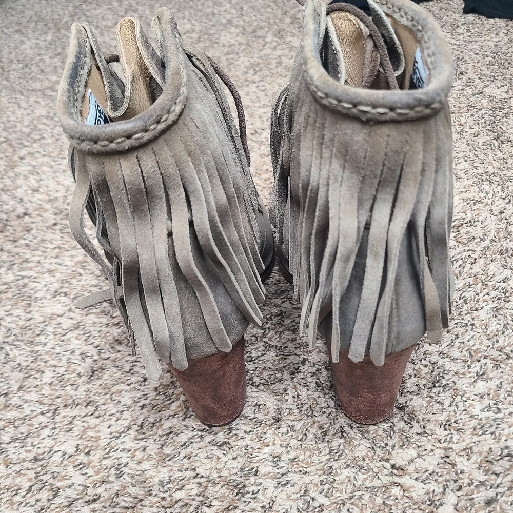 Frye‎ Parker Suede Fringe Block Heel Bootie Gray Boot Size 9.5